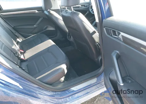 2017 Volkswagen Passat 1.8T Se из США, поврежденный, VIN 1VWGT7A30HC026693